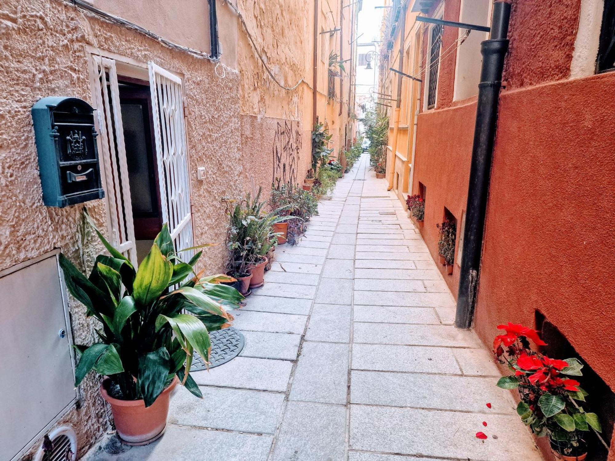 Casa Vacanza Castello Cagliari Exteriör bild