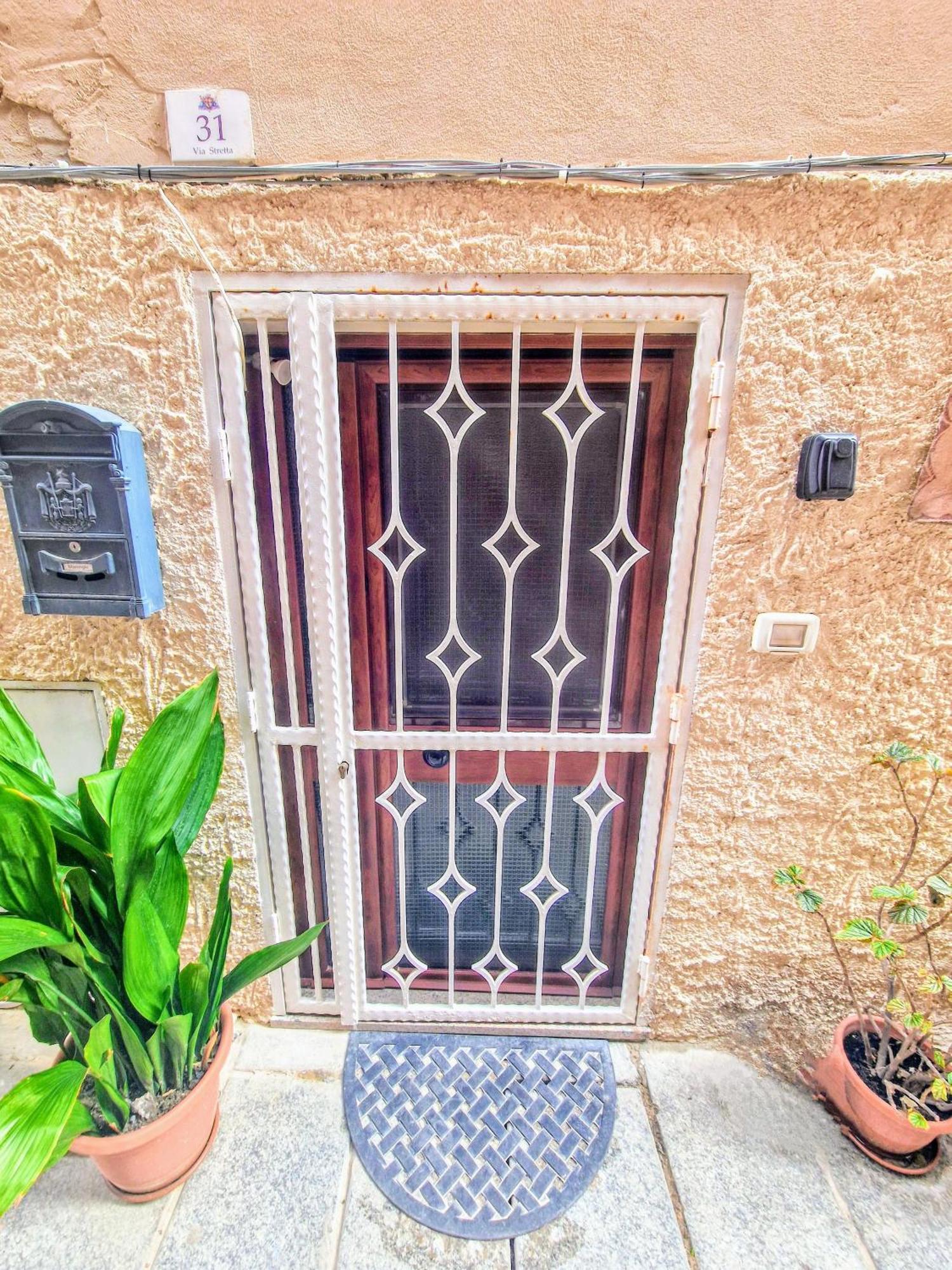 Casa Vacanza Castello Cagliari Exteriör bild